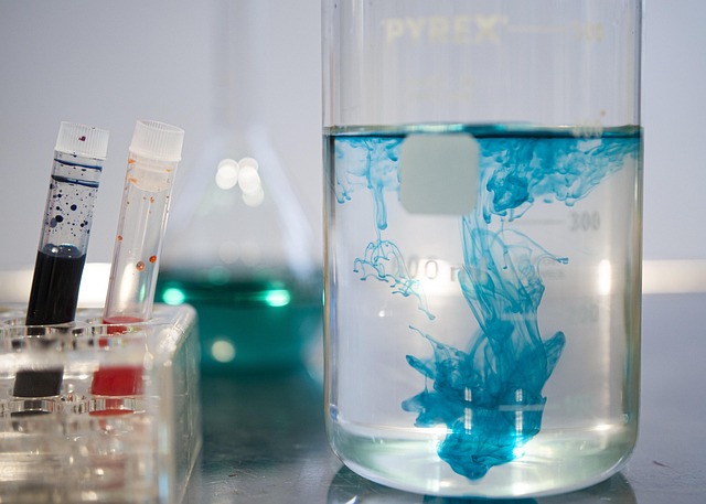 高效塊狀硬泡催化劑，適用于聚氨酯硬質泡沫板材的生產(chǎn)